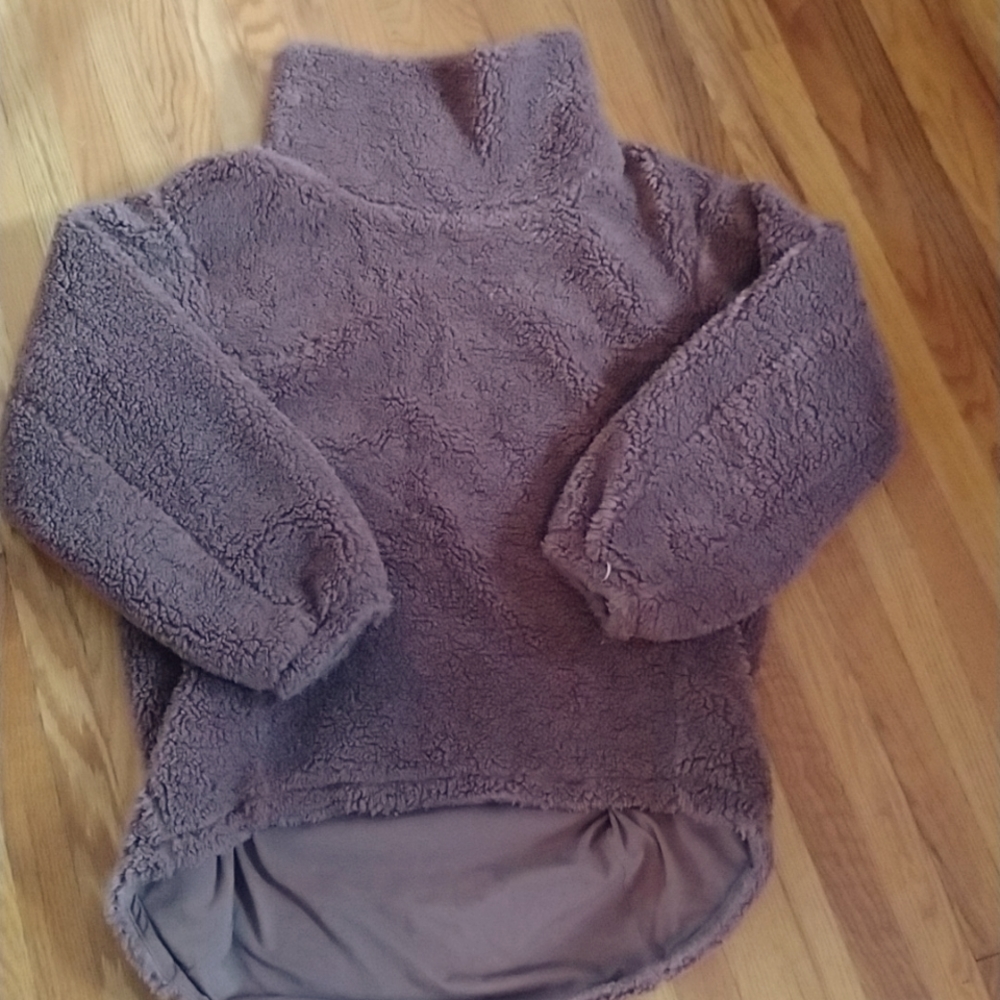 Lululemon Sherpa size 6